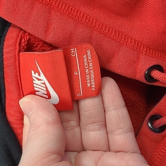 Nike Air Mens Small Hooded Sweatshirt Classic Logo Red Black FLAWED Athletic - Picture 8 of 12